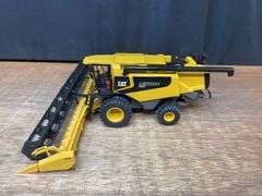 1/32 Caterpillar Lexion 590R Combine Norscot