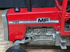 1/16 Massey Ferguson 1105 Ertl