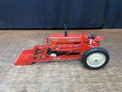1/16 Tru-Scale 560 w/Loader Carter