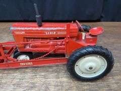 1/16 Tru-Scale 560 w/Loader Carter