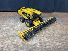 1/32 Caterpillar Lexion 590R Combine Norscot