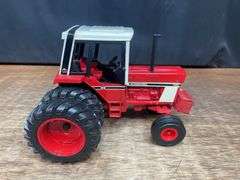 1/16 IH 1086 2004 TTT Ertl