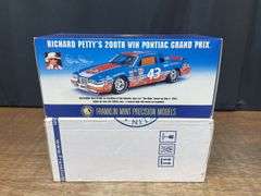 1/24 Richard Petty's 200th Win Race Car NIB Franklin Mint