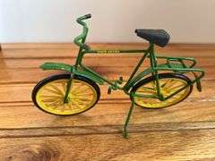 (4) John Deere Decorations