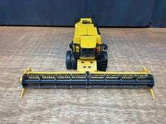 1/32 Caterpillar Lexion 590R Combine Norscot