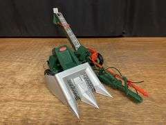 1/16 New Idea Corn Picker SC