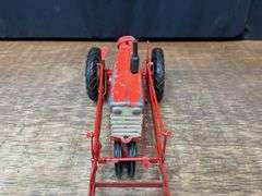 1/16 Tru-Scale 560 w/Loader Carter