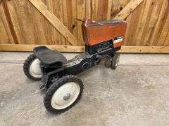 AC 7045 Pedal Tractor Ertl