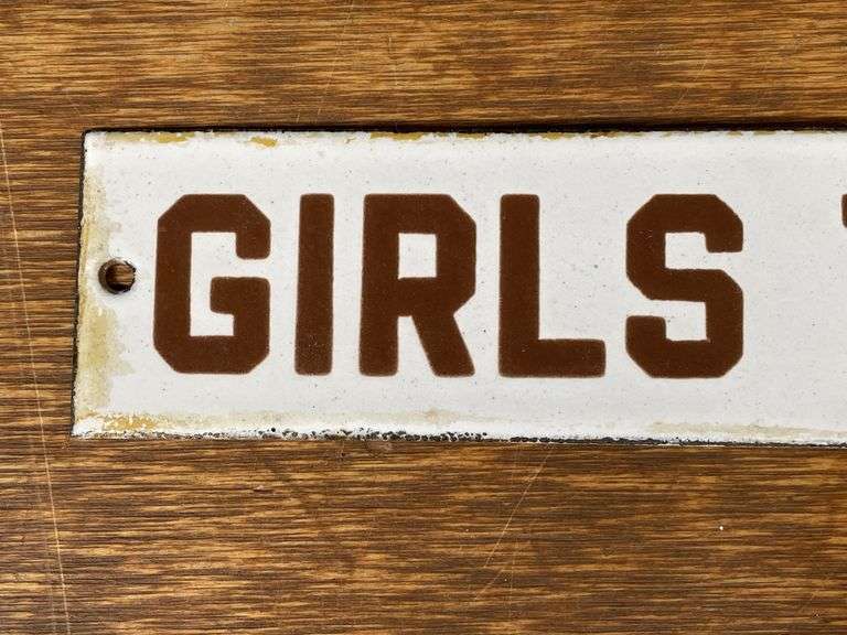 Girls Toilet Room SSP Sign