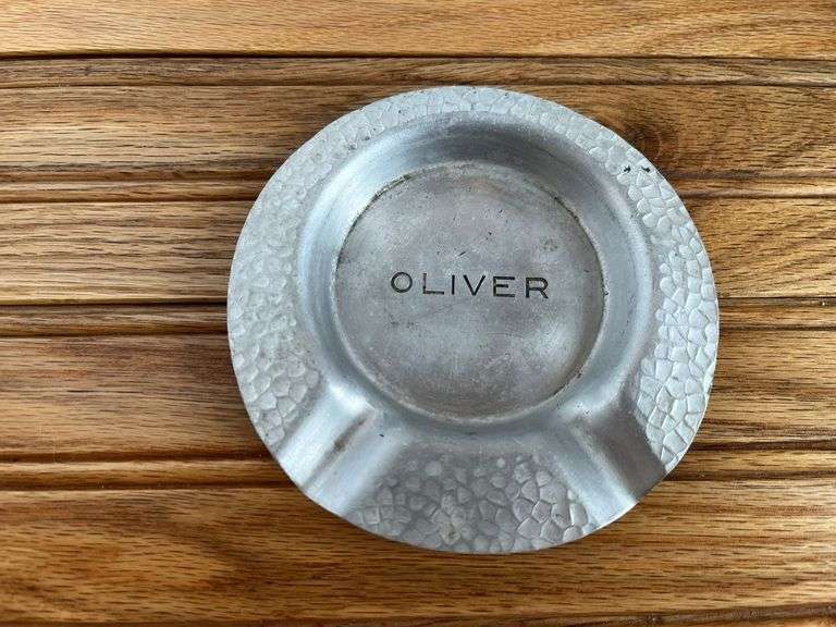 (2) Oliver Ashtrays