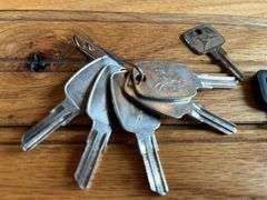 (7) John Deere Keys