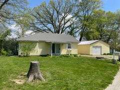 12 Elizabeth Cr. Pana, IL