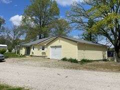 12 Elizabeth Cr. Pana, IL