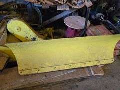 John Deere 212 lawn tractor with attachments