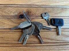 (7) John Deere Keys