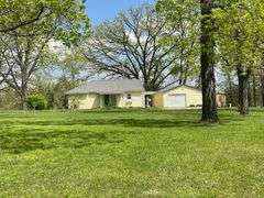 12 Elizabeth Cr. Pana, IL