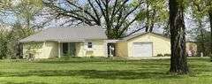12 Elizabeth Cr. Pana, IL