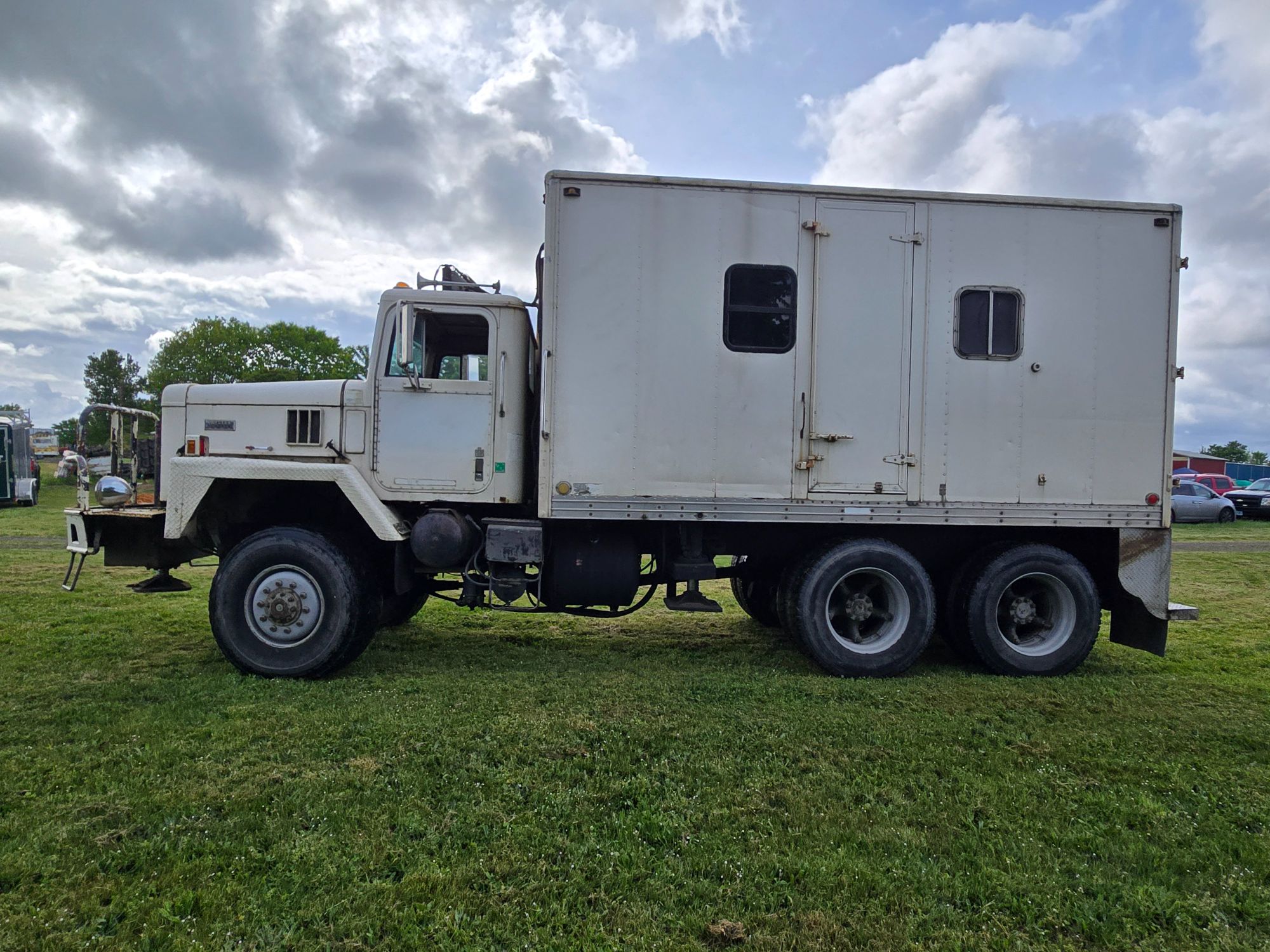Lot image 10