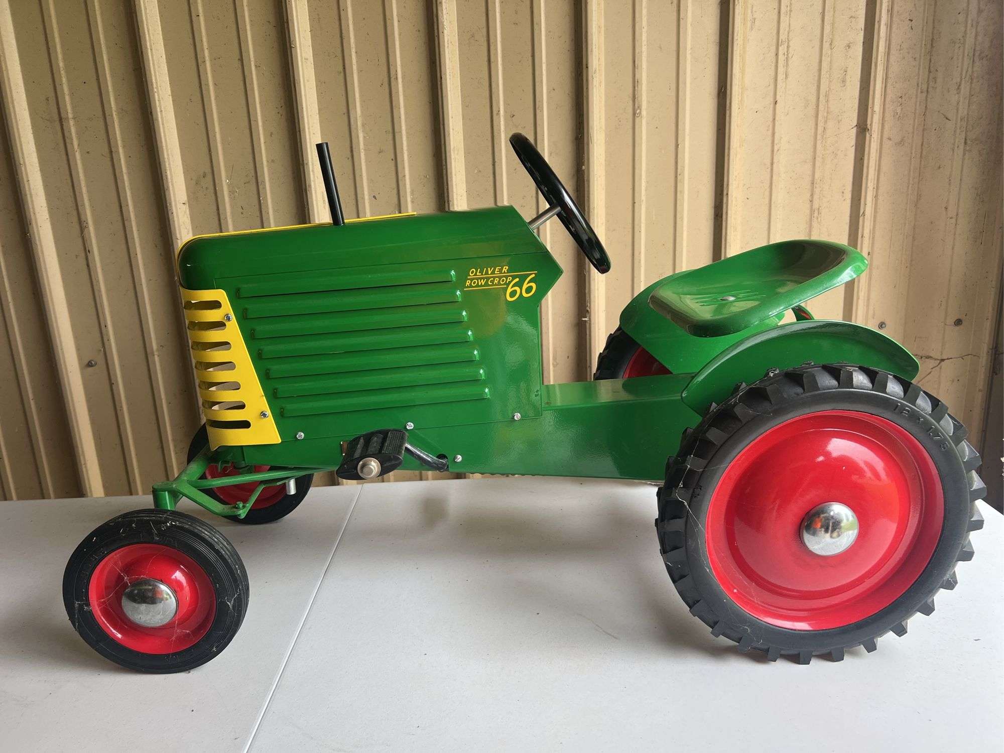 Oliver Row Crop 66 Pedal Tractor Magnuson - Aumann Auctions
