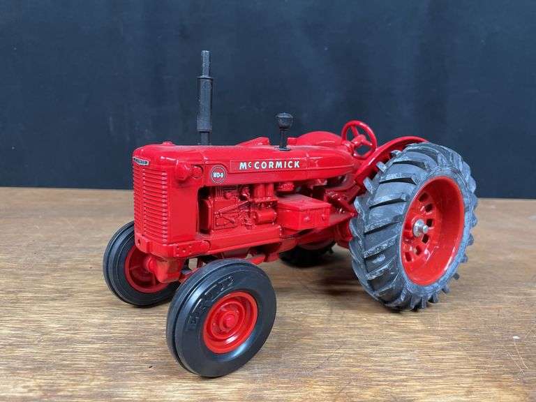 (2) 1/16 McCormick WD-9 Ertl