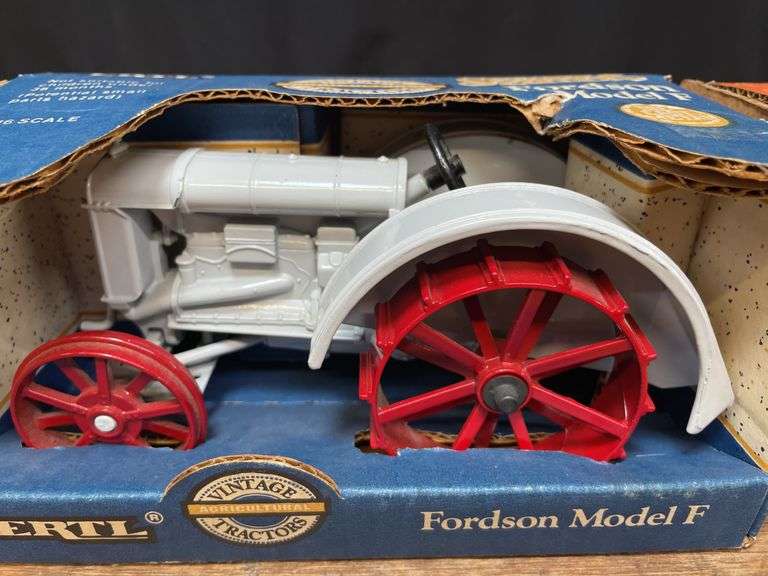 (2) 1/16 Fordson NIB Ertl