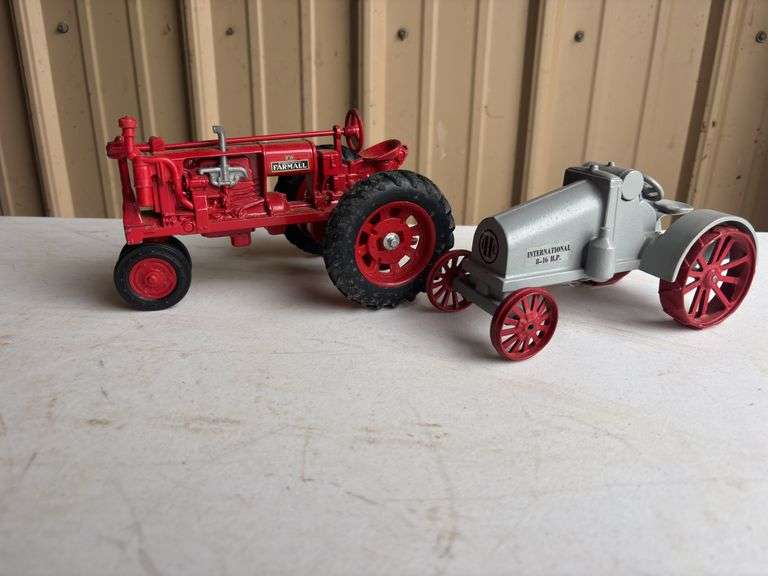 (2) 1/16 International Harvester 8-16 and Farmall F-20 image