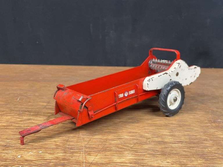 (3) 1/16 Tru-Scale Spreaders Carter