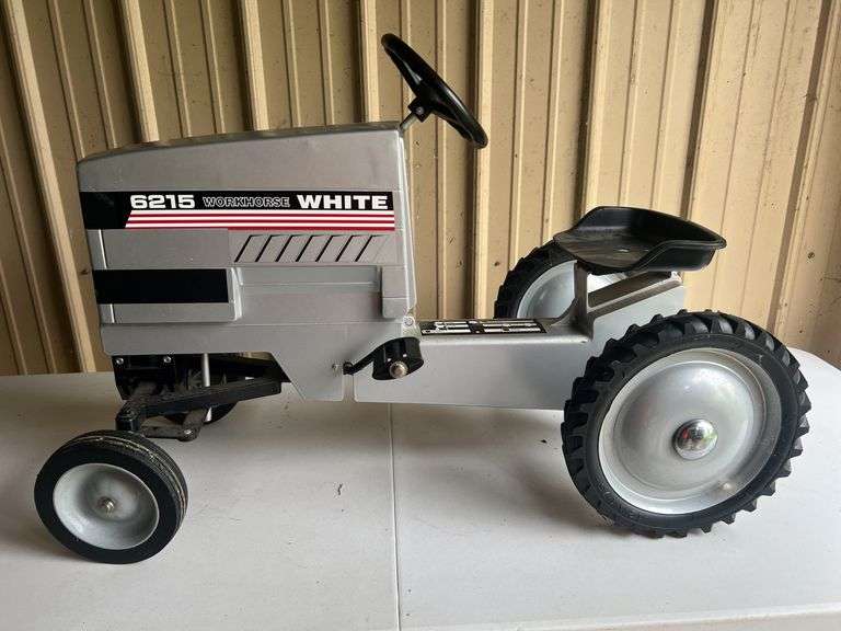 White 6215 Workhorse Pedal Tractor SM image