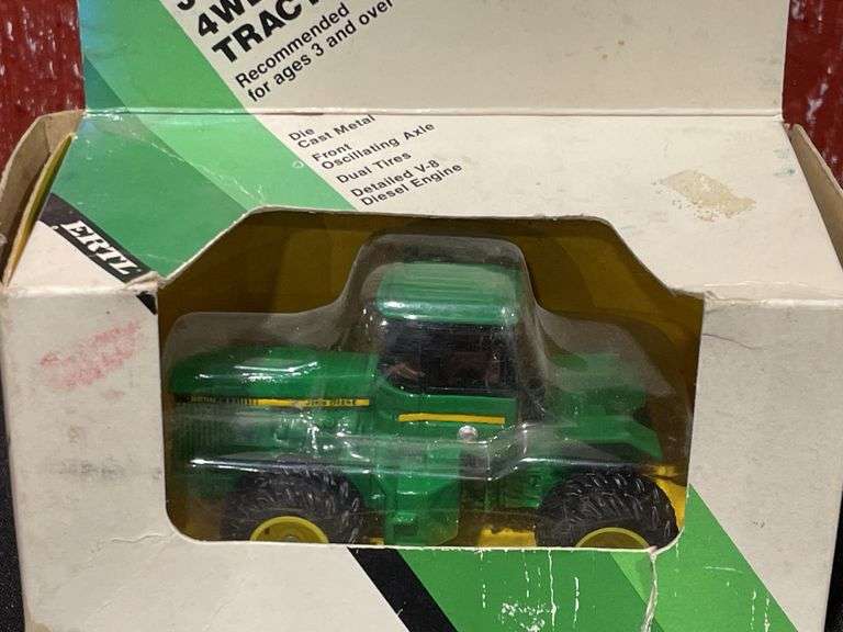 (2) 1/64 John Deere 4wd NIB Ertl