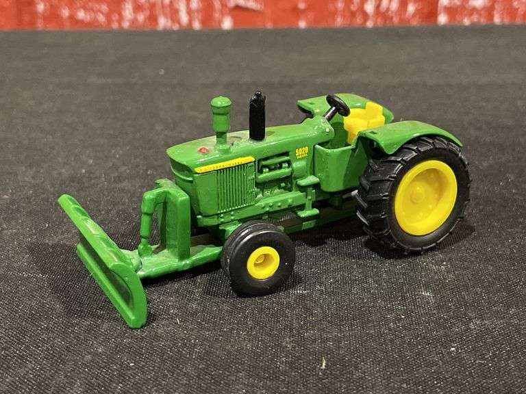 1/64 John Deere 5020 Customized image