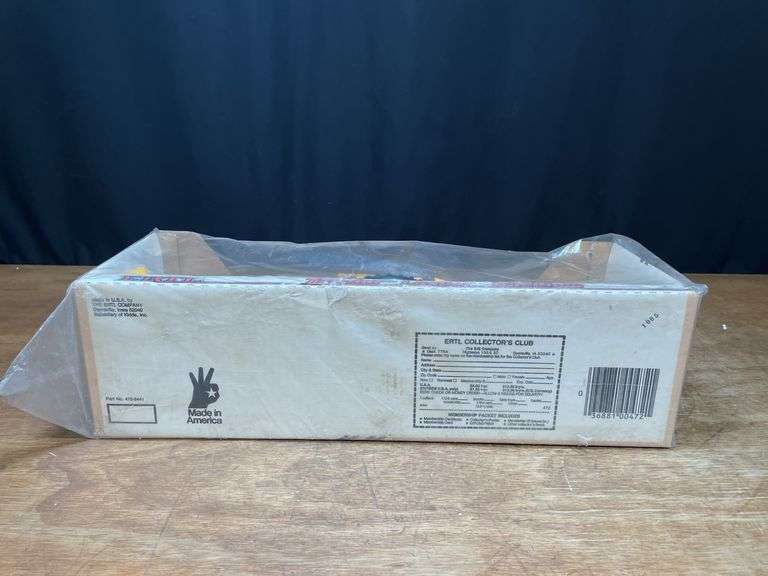 1/16 IH Backhoe NIB Ertl