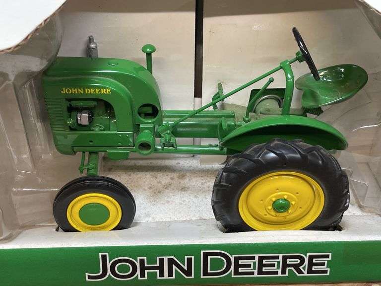 1/16 John Deere L NIB SC