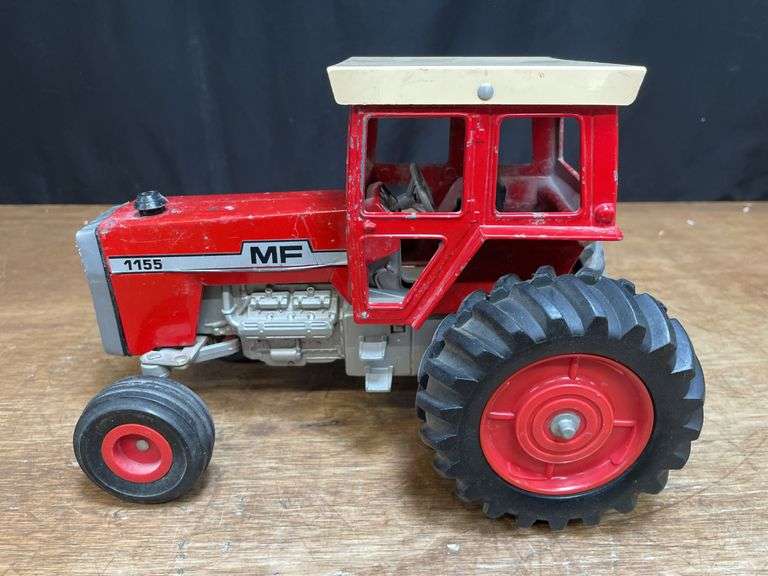 1/16 scale MF 1155 Ertl