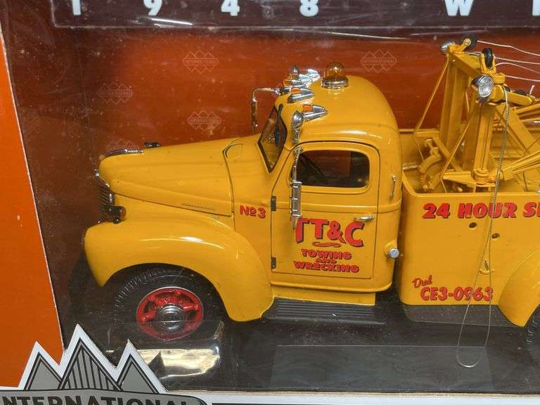 1/16 IH KB-5 Wrecker NIB DCP