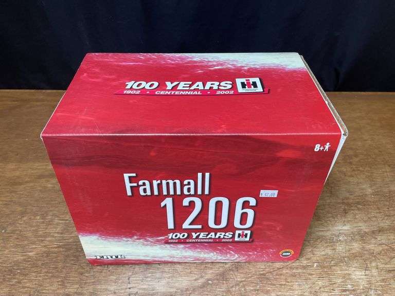 1/16 Farmall 1206 100 Years NIB Ertl