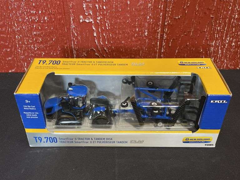 1/64 New Holland T9.700 + Disk Set NIB Ertl