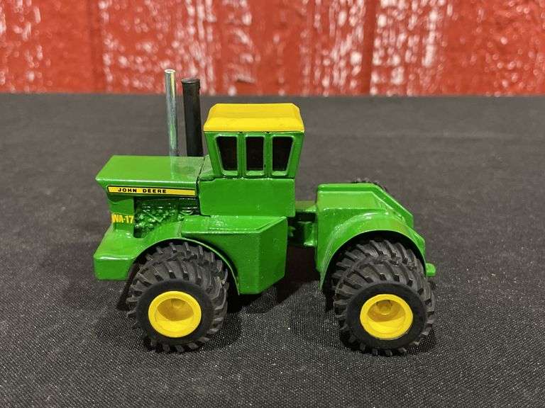 1/64 John Deere WA-17 Custom