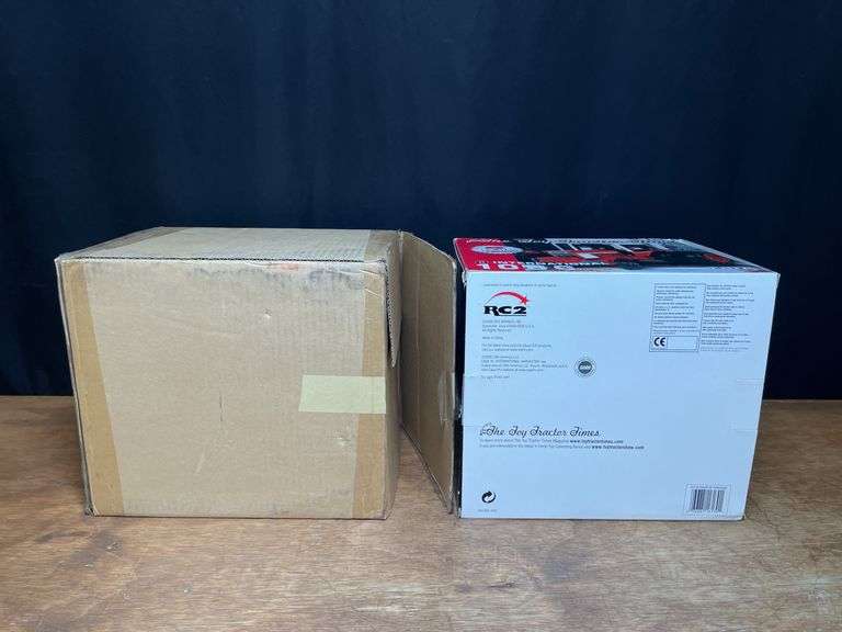 1/16 IH 1086 2004 TTT NIB Ertl