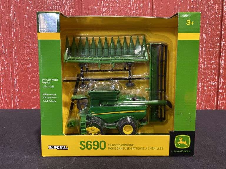 1/64 John Deere S690 Combine NIB Ertl image