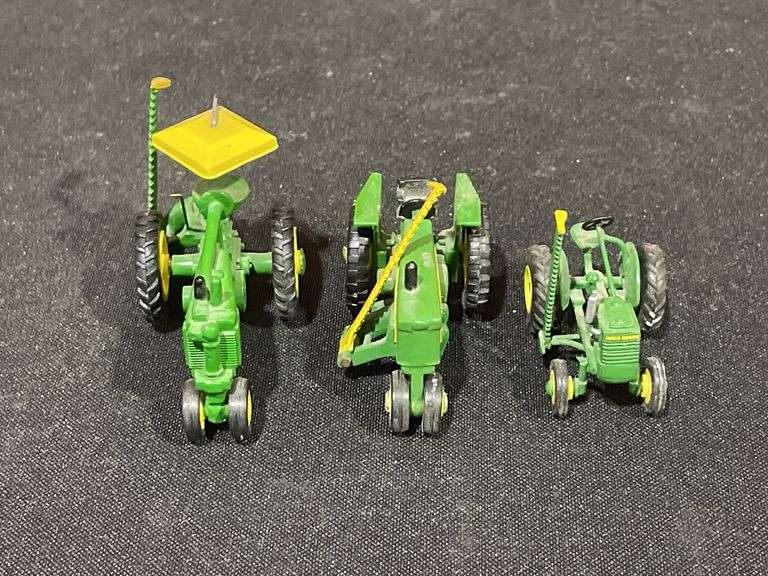 (3) 1/64 John Deere Tractor w/Mowers Customized