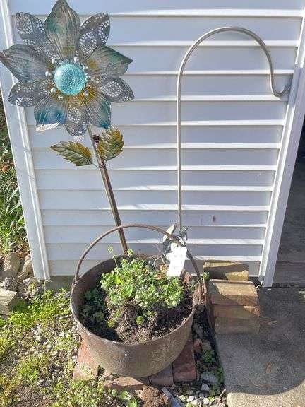 Black Cauldron Flower Pot with Shepherd's Hook and Giant Metal Flower