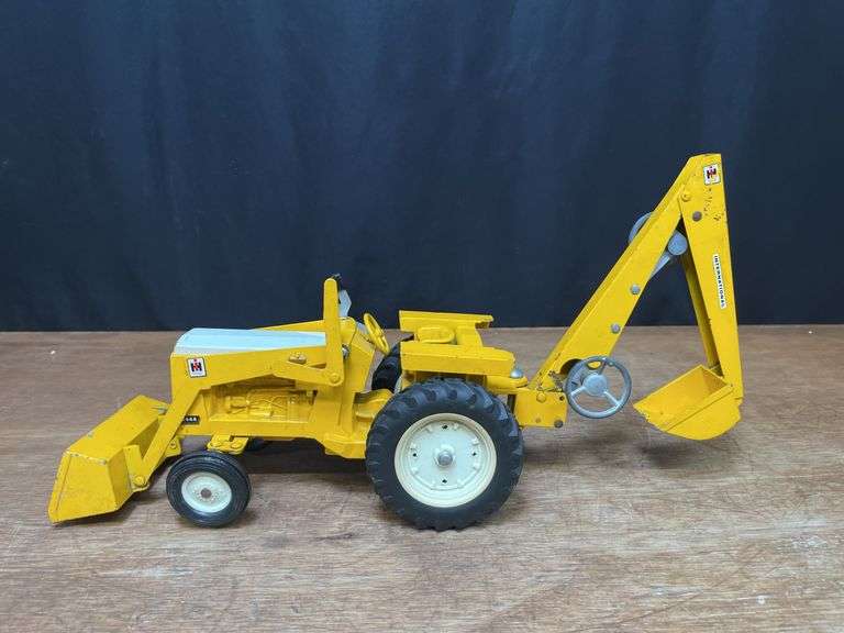 1/16 IH 3444 Backhoe Ertl