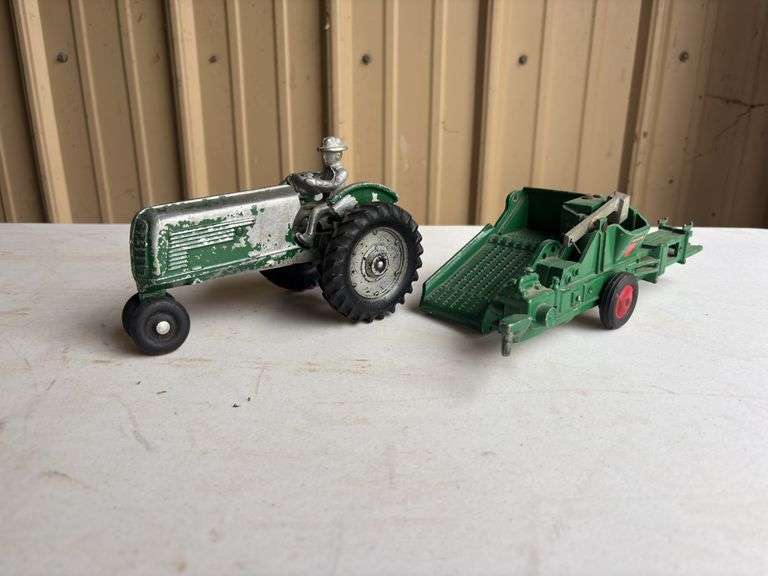 (2) 1/16 Oliver Tractor and Baler Slik image