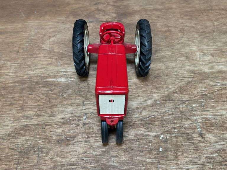 1/16 Farmall 404 Ertl