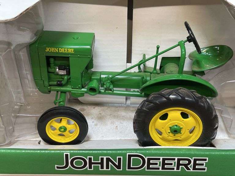 1/16 John Deere L NIB SC