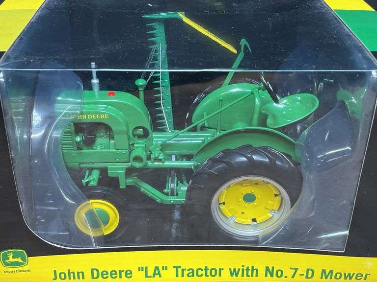 1/16 John Deere LA w/Mower NIB SC