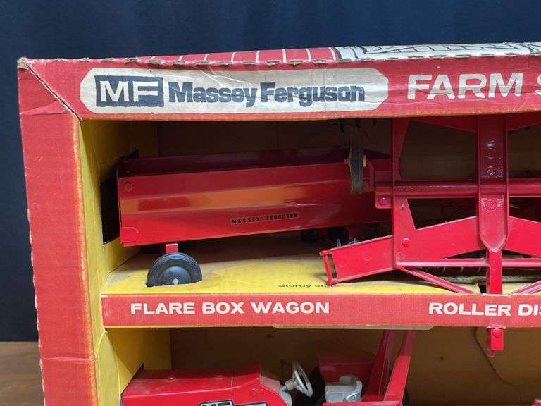 1/16 MF 275 Farm Set NIB Ertl