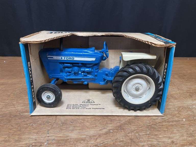 1/12 Ford 4600 NIB Ertl