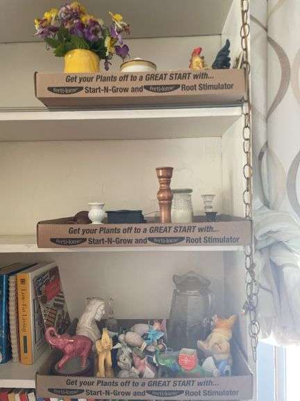 (3) Flats of Assorted Decor