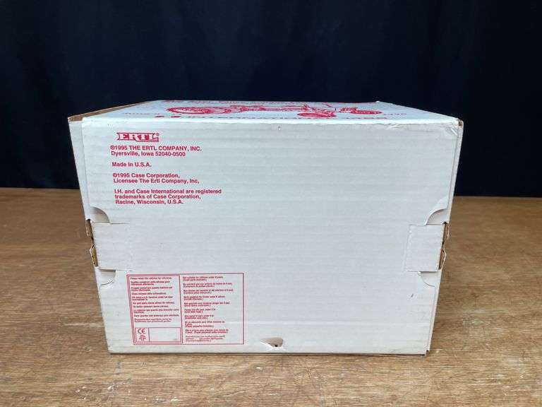 1/16 IH 1468 1995 Blue River Valley NIB Ertl